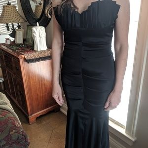 Cache strapless gown